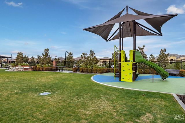 3910 Shelley Anne Way, Bakersfield, CA 93311