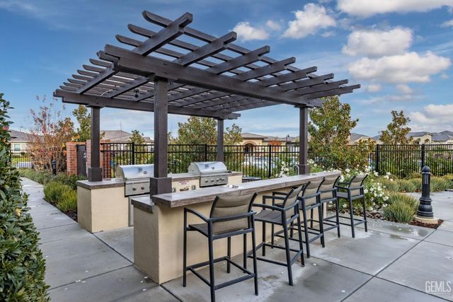3910 Shelley Anne Way, Bakersfield, CA 93311