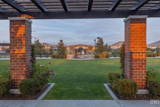 3910 Shelley Anne Way, Bakersfield, CA 93311