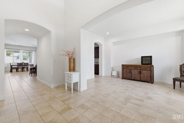 3910 Shelley Anne Way, Bakersfield, CA 93311