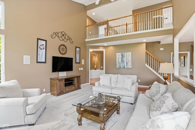9449 Shadow Rock Circle, Zionsville, IN 46077