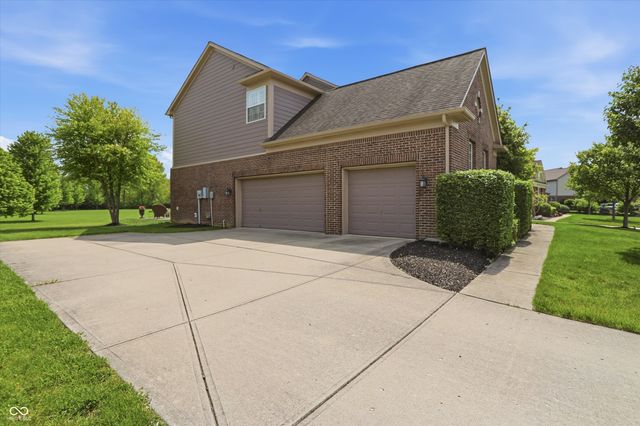 9449 Shadow Rock Circle, Zionsville, IN 46077