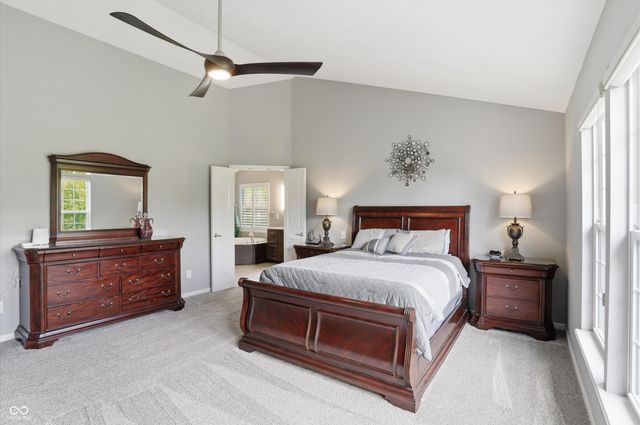 9449 Shadow Rock Circle, Zionsville, IN 46077