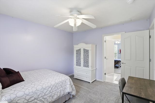 9449 Shadow Rock Circle, Zionsville, IN 46077