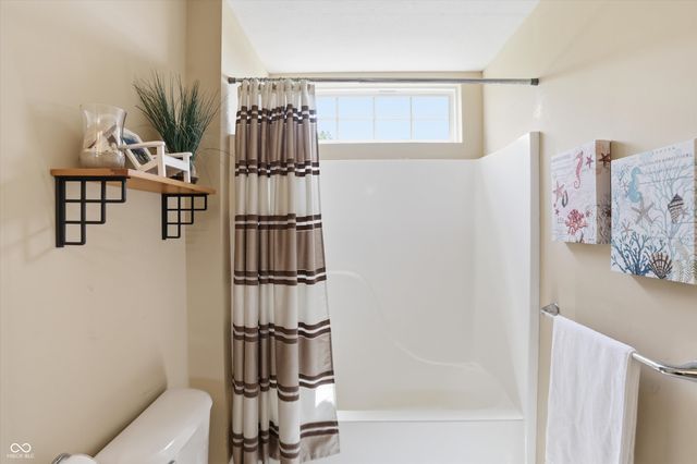 9449 Shadow Rock Circle, Zionsville, IN 46077