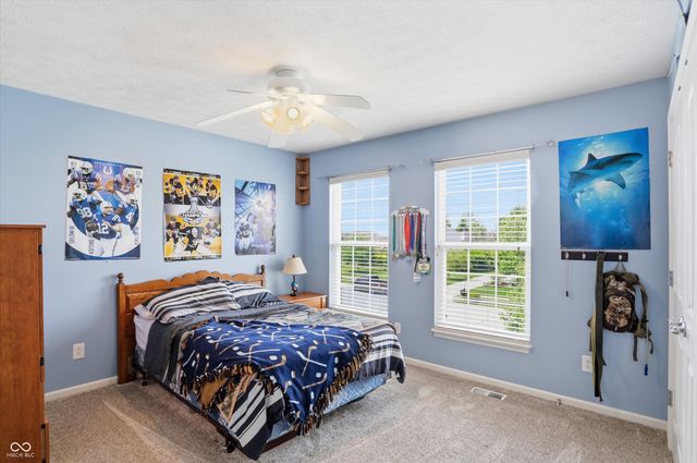 9449 Shadow Rock Circle, Zionsville, IN 46077