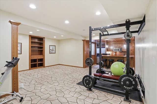 9449 Shadow Rock Circle, Zionsville, IN 46077