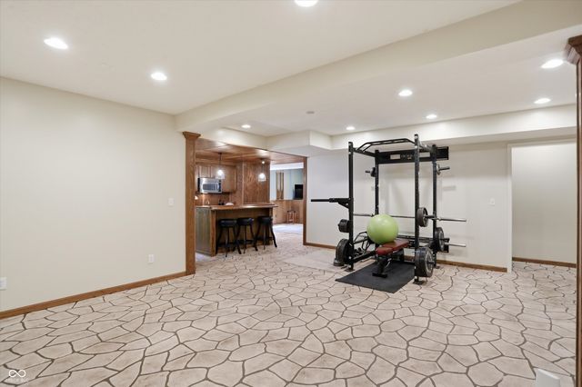 9449 Shadow Rock Circle, Zionsville, IN 46077
