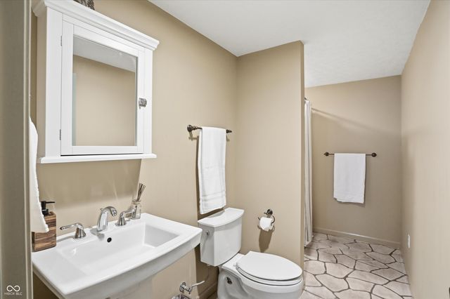 9449 Shadow Rock Circle, Zionsville, IN 46077