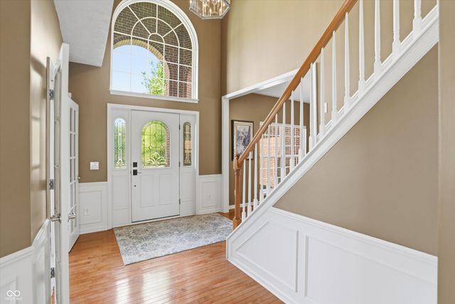 9449 Shadow Rock Circle, Zionsville, IN 46077