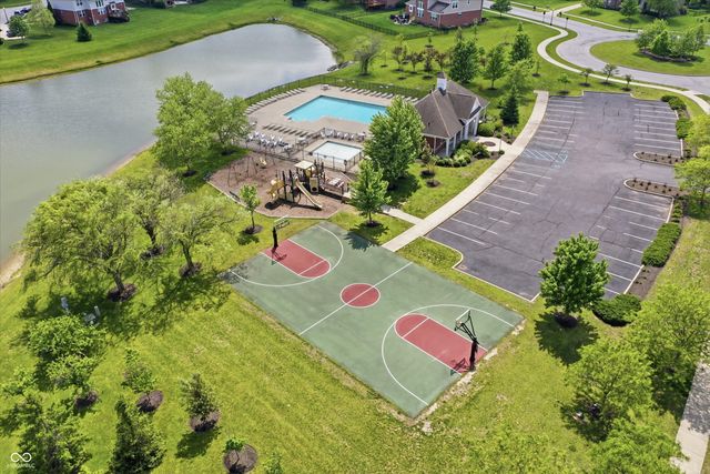 9449 Shadow Rock Circle, Zionsville, IN 46077