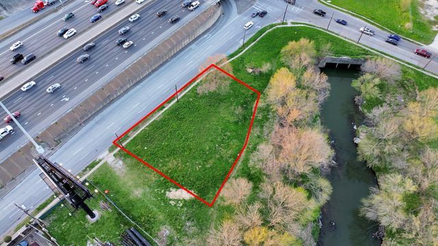 2636 North Freeway, Houston, TX 77009