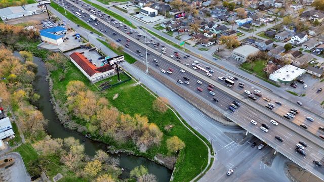 2636 North Freeway, Houston, TX 77009