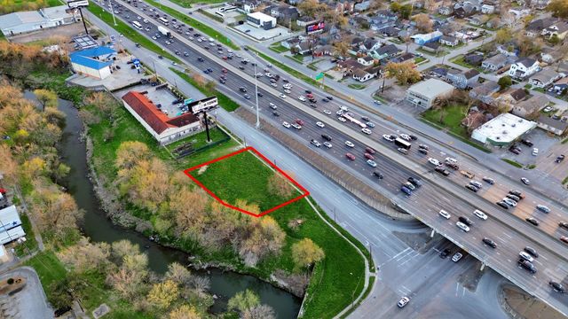 2636 North Freeway, Houston, TX 77009