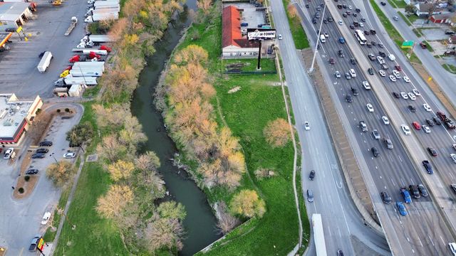 2636 North Freeway, Houston, TX 77009