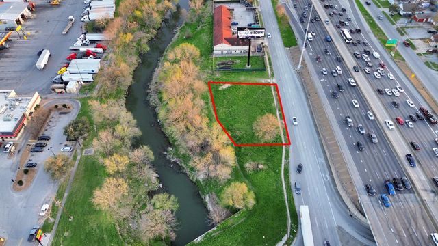 2636 North Freeway, Houston, TX 77009