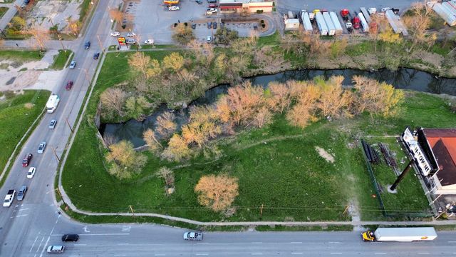 2636 North Freeway, Houston, TX 77009