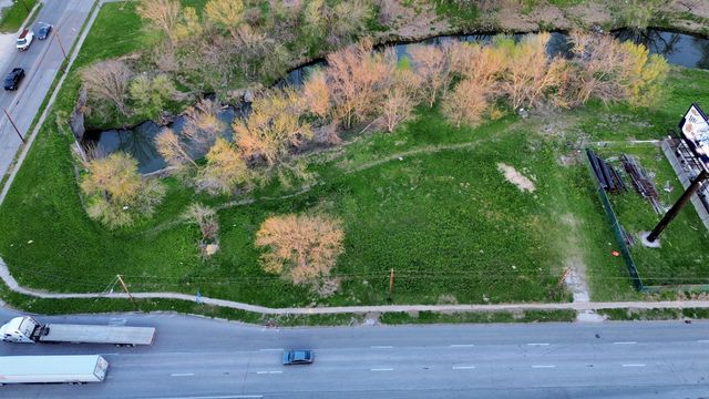 2636 North Freeway, Houston, TX 77009