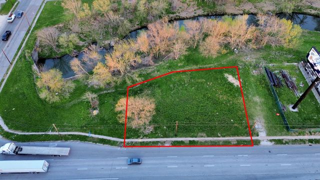 2636 North Freeway, Houston, TX 77009