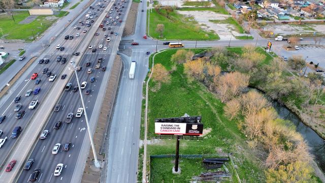 2636 North Freeway, Houston, TX 77009