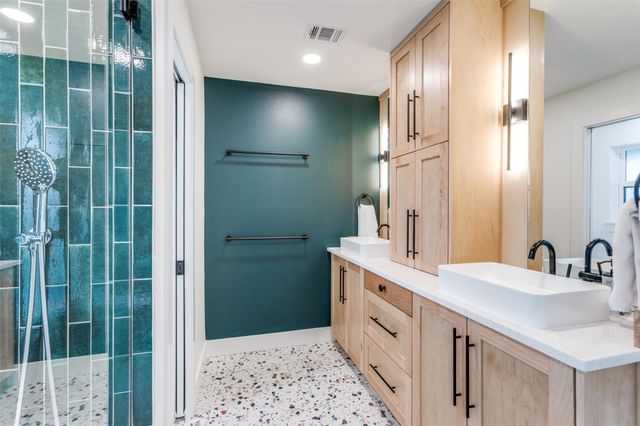 2209 Fair Oaks DR, Austin, TX 78745