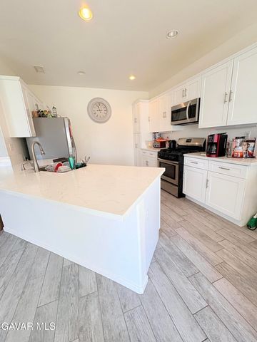 45502 Stanridge Avenue, Lancaster, CA 93535