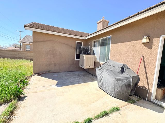 45502 Stanridge Avenue, Lancaster, CA 93535