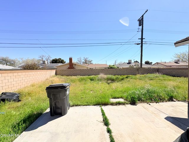 45502 Stanridge Avenue, Lancaster, CA 93535