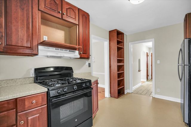 910 W SPRINGFIELD Avenue, Champaign, IL 61821