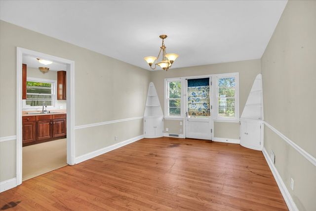 910 W SPRINGFIELD Avenue, Champaign, IL 61821