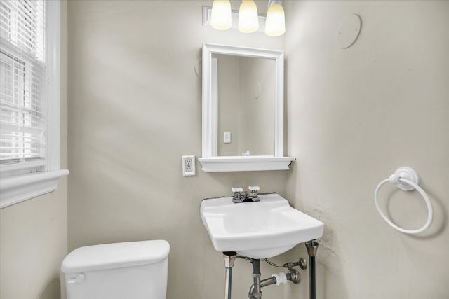 910 W SPRINGFIELD Avenue, Champaign, IL 61821