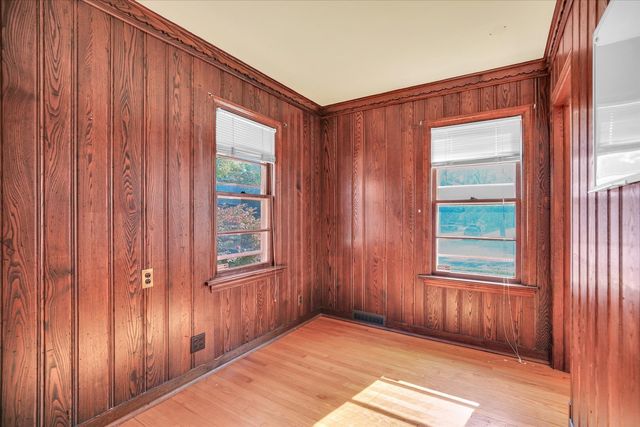 910 W SPRINGFIELD Avenue, Champaign, IL 61821