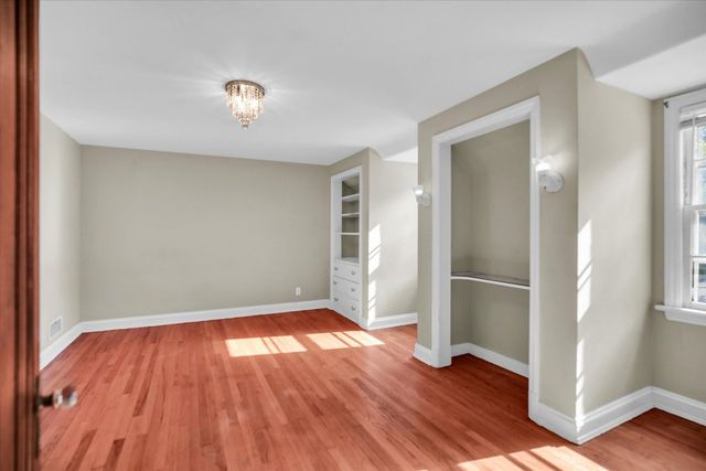 910 W SPRINGFIELD Avenue, Champaign, IL 61821