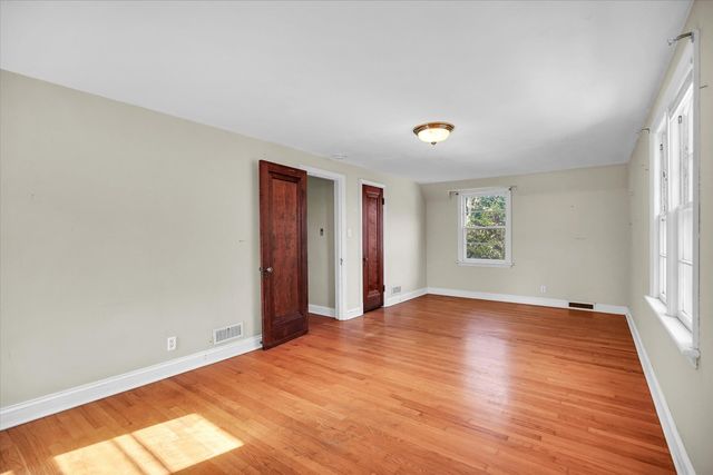 910 W SPRINGFIELD Avenue, Champaign, IL 61821