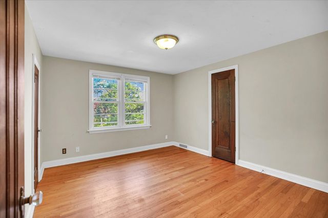 910 W SPRINGFIELD Avenue, Champaign, IL 61821