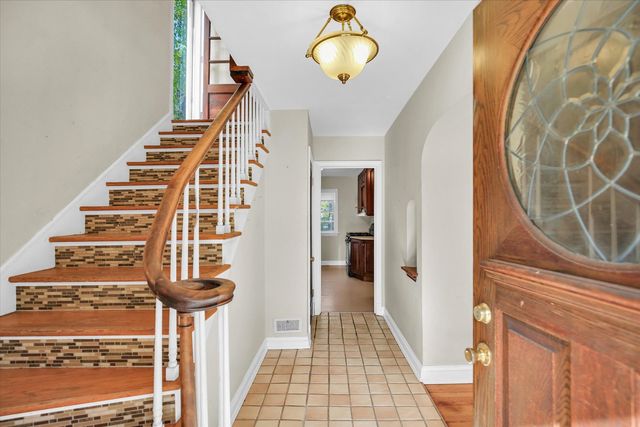 910 W SPRINGFIELD Avenue, Champaign, IL 61821