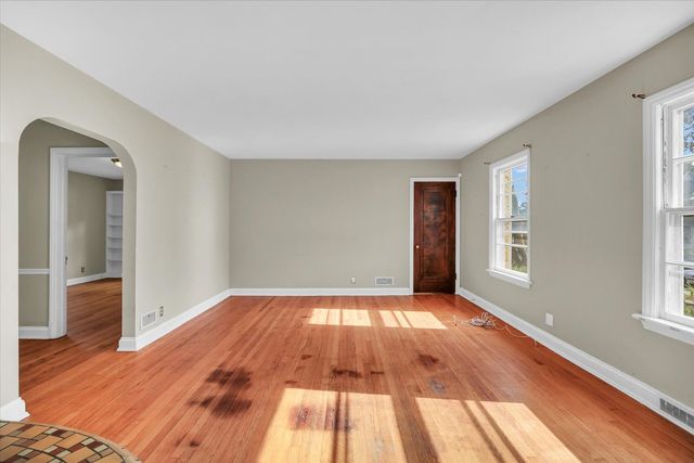 910 W SPRINGFIELD Avenue, Champaign, IL 61821