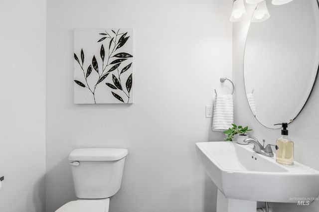 617 W Alderwood Lane, Nampa, ID 83651