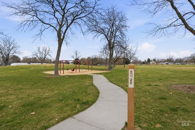 617 W Alderwood Lane, Nampa, ID 83651