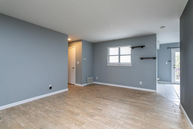 2801 W BROADWAY G-4, Columbia, MO 65203