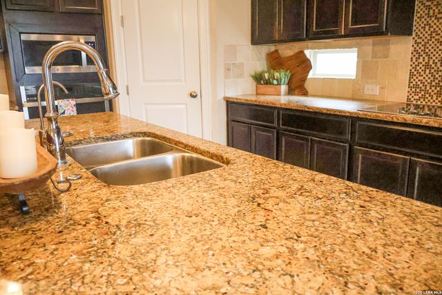 813 sussex, Cibolo, TX 78108