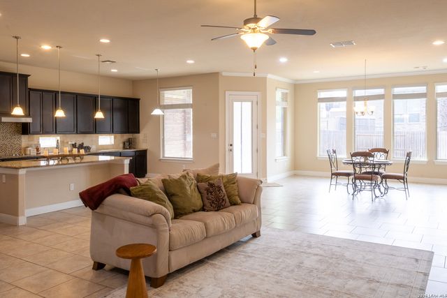 813 sussex, Cibolo, TX 78108