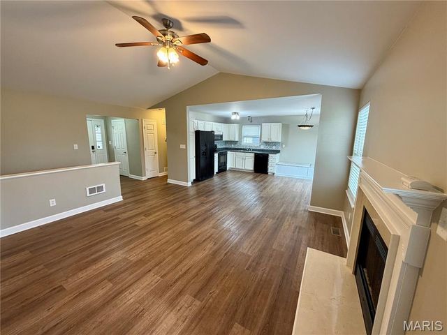 907 Warrior Ridge Court, Warrenton, MO 63383