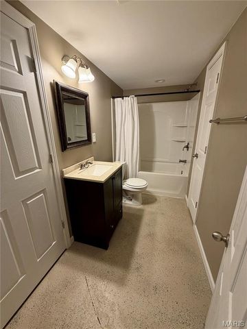 907 Warrior Ridge Court, Warrenton, MO 63383