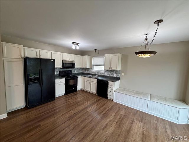 907 Warrior Ridge Court, Warrenton, MO 63383