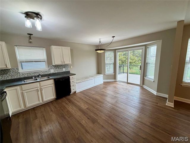 907 Warrior Ridge Court, Warrenton, MO 63383