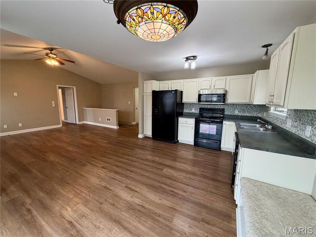 907 Warrior Ridge Court, Warrenton, MO 63383