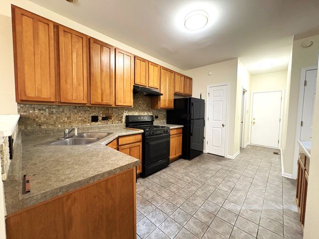 184 Southwicke Drive, Streamwood, IL 60107