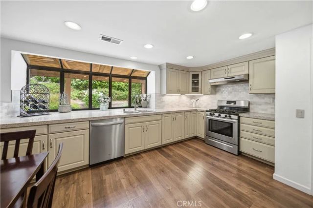 28030 Creston Court, Canyon Country, CA 91387