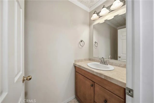 28030 Creston Court, Canyon Country, CA 91387